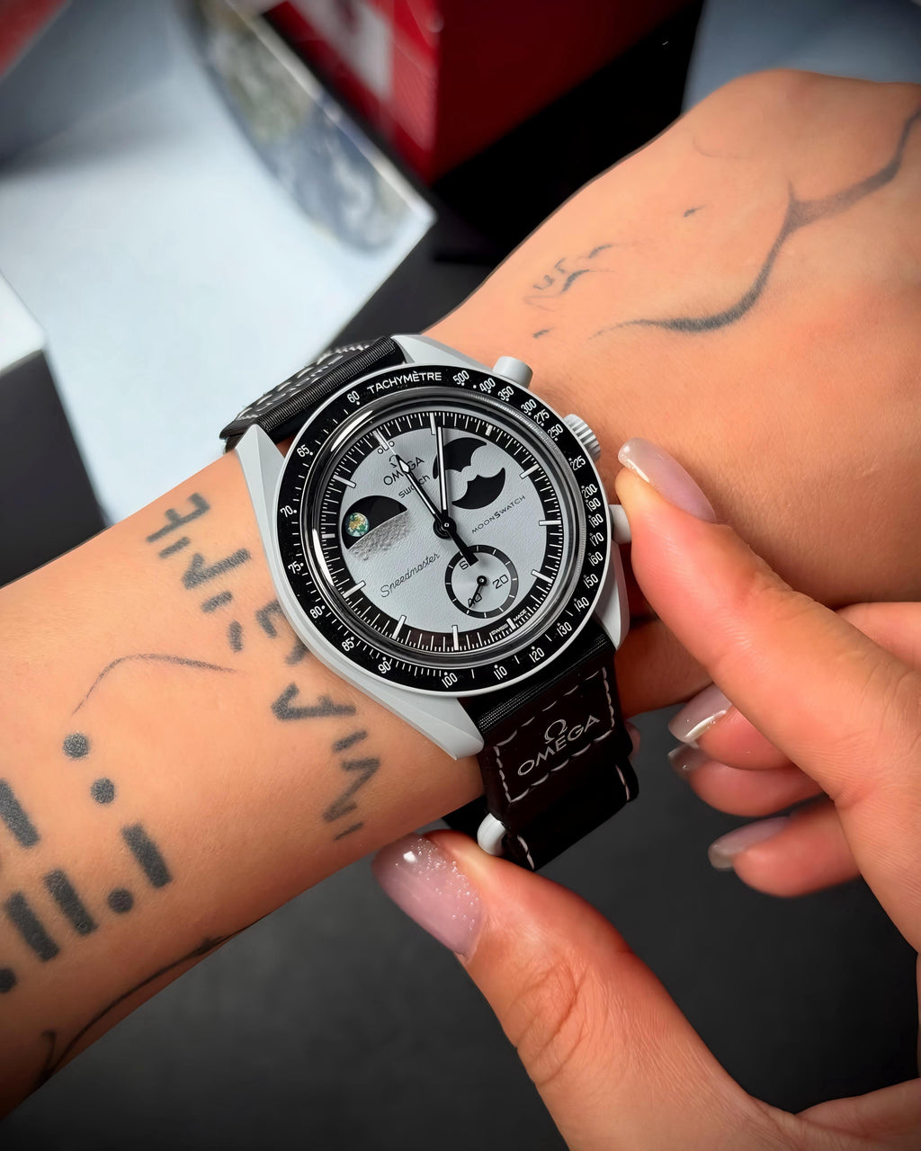*Product Name :* Omega Moon Watch Limited Editions