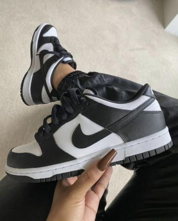 Nikke SB Dunk Low Panda