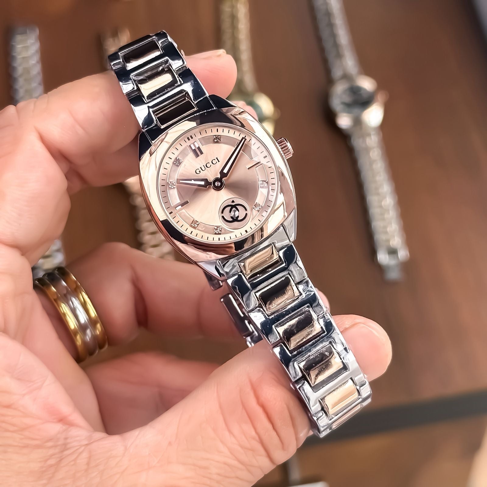*Product Name : Gucci Chronograph Watch For Her*
