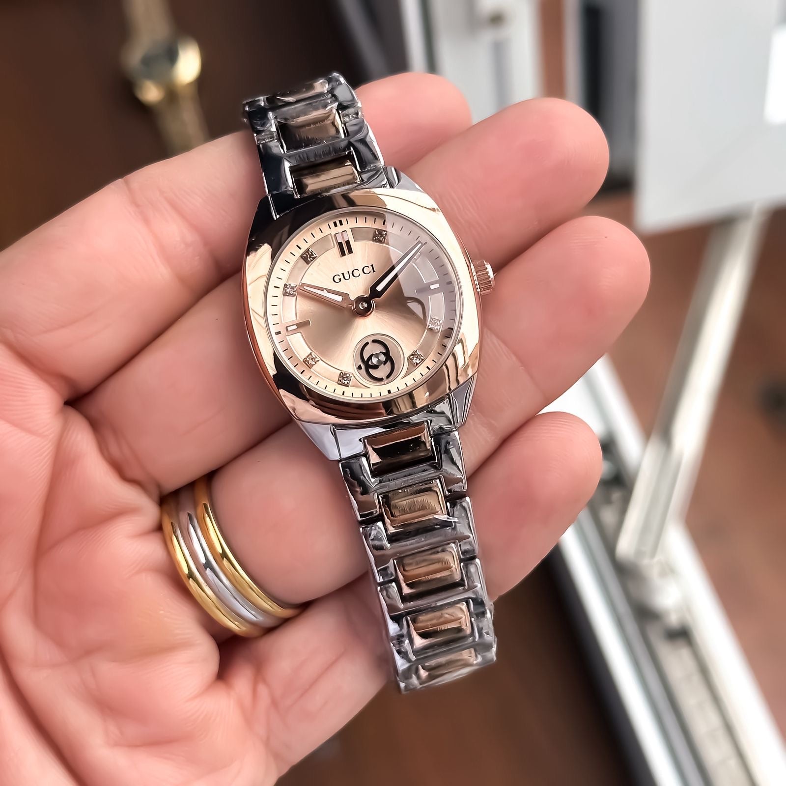 *Product Name : Gucci Chronograph Watch For Her*