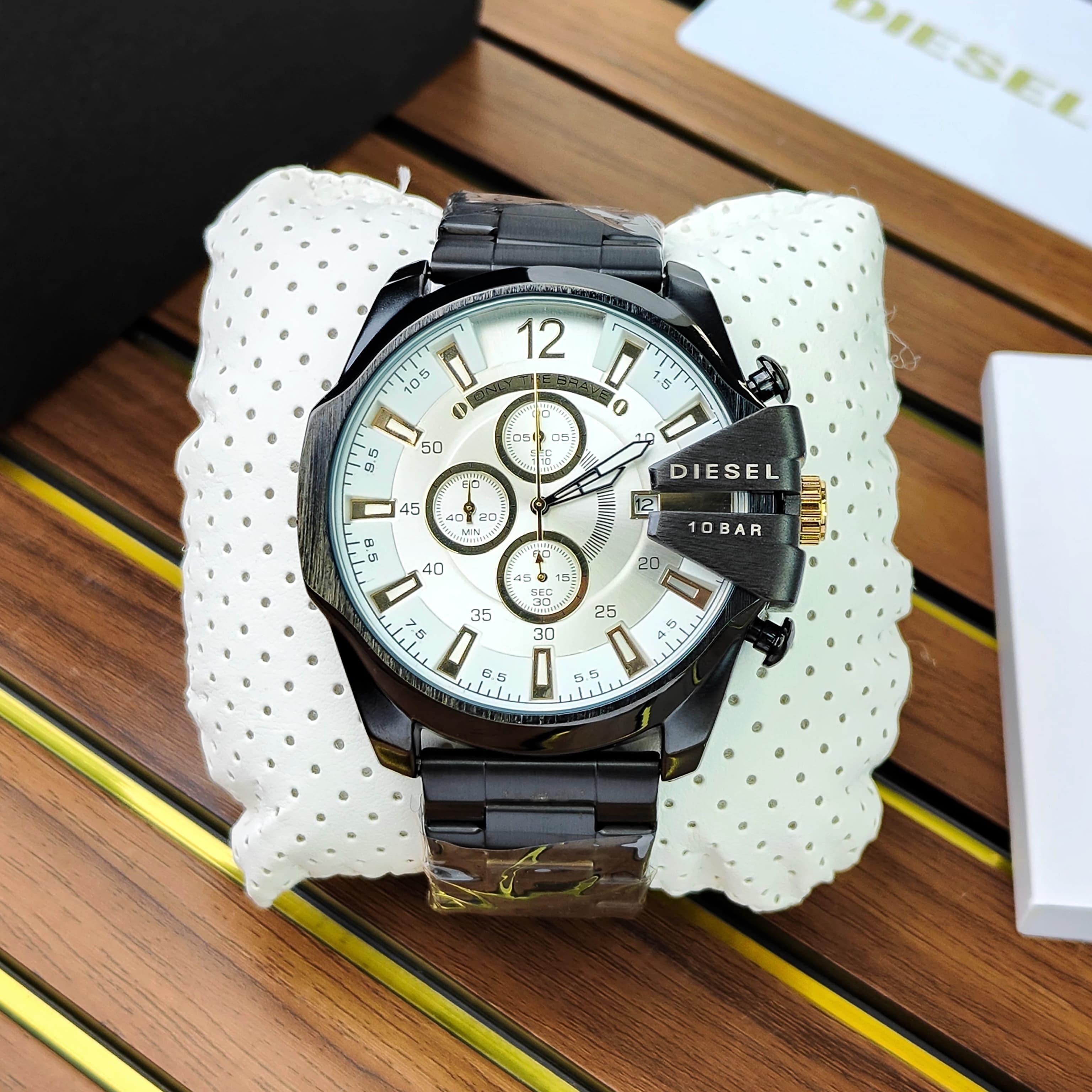 DIESEL MEGA CHIEF WATCH A BLACK STAINLESS STEEL BAND AND WHITE DIAL