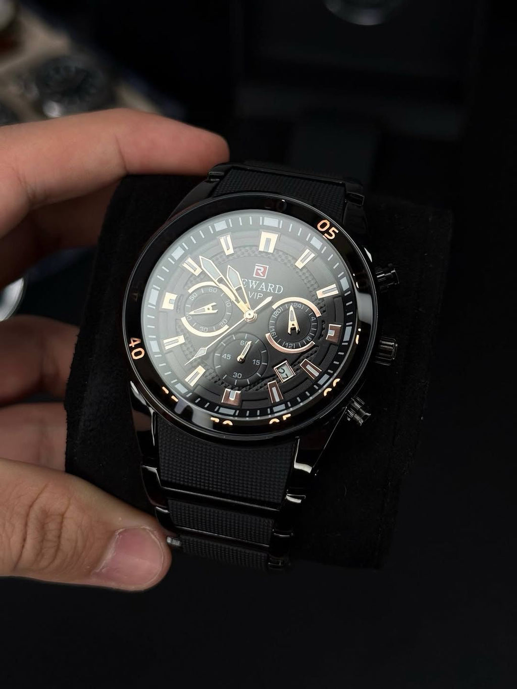 *PRODUCT NAME:REWARD ORIGNAL WATCH WITH ORIGNAL BOX AND CARRY BEG👌🏿*