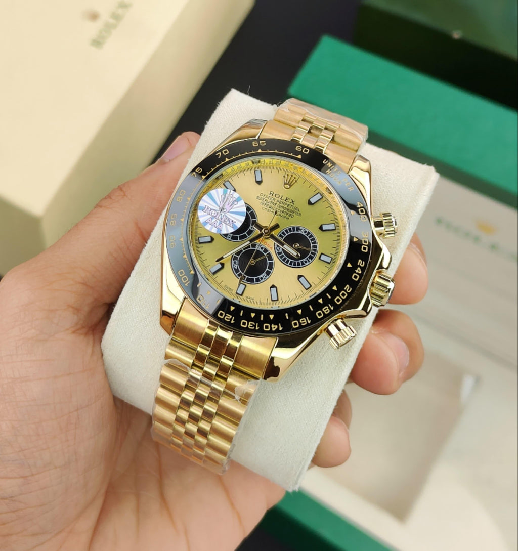 ROLEX COSMOGRAPH DAYTONA JUBILEE WITH A YELLOW GOLD CASE AND DISTINTIVE BLACK BEZEL 😍😍💥💥 RATE