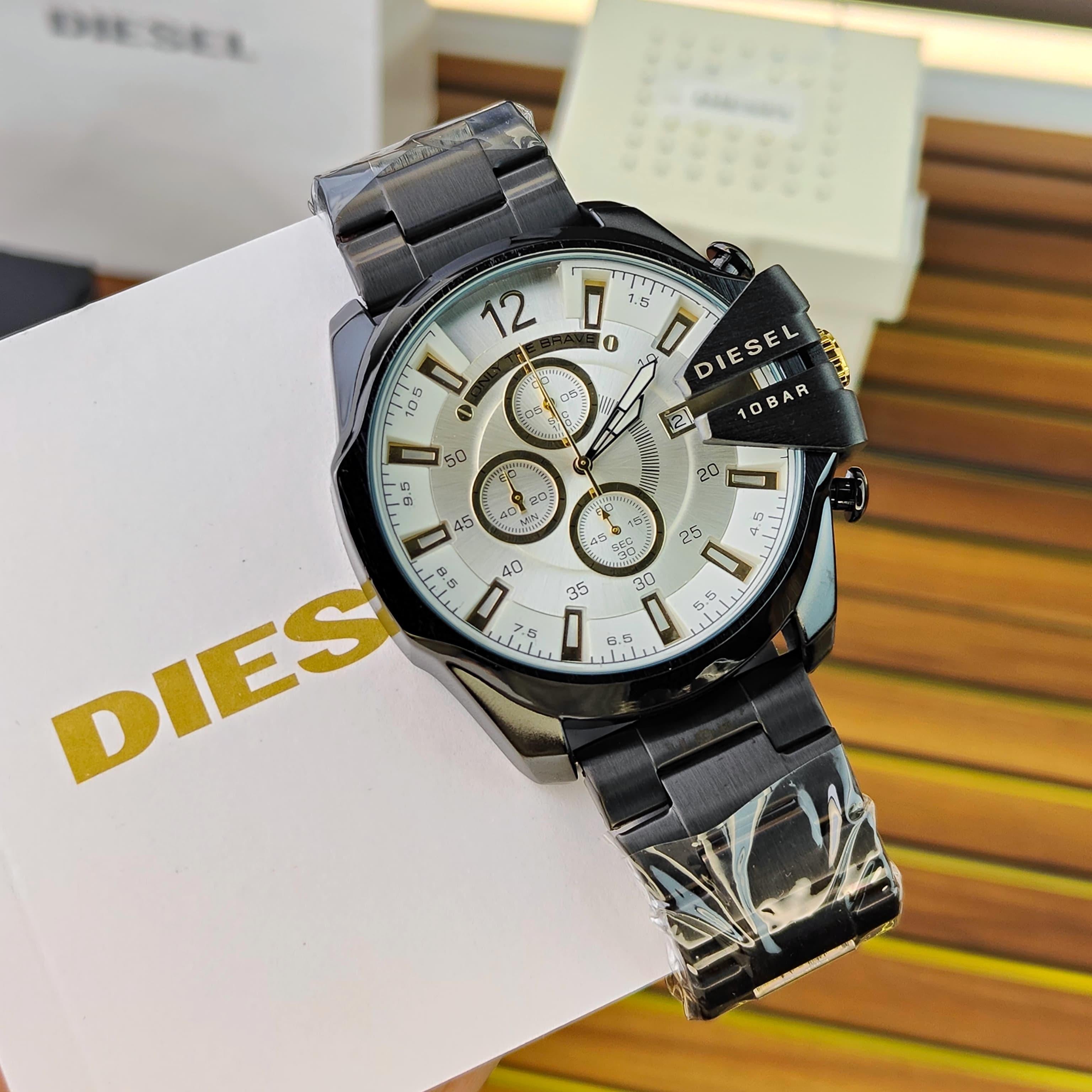 DIESEL MEGA CHIEF WATCH A BLACK STAINLESS STEEL BAND AND WHITE DIAL