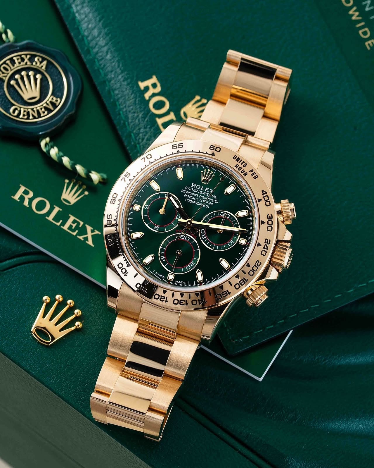 ROLEX DAYTONA GOLD GREEN AND YELLOW GOLD SUB-DIALS AUTOMATIC WATCH