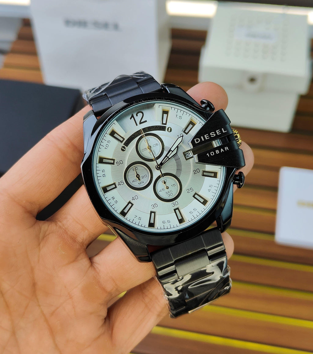 DIESEL MEGA CHIEF WATCH A BLACK STAINLESS STEEL BAND AND WHITE DIAL