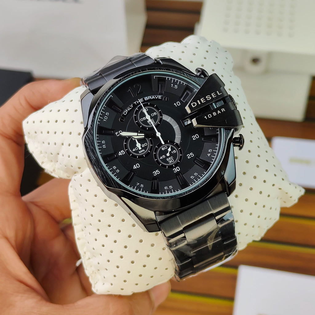 DIESEL MEN’S MEGA CHIEF CHRONOGRAPH WATCH A BLACK DIAL AND MATCHING STAINLESS STEEL BAND