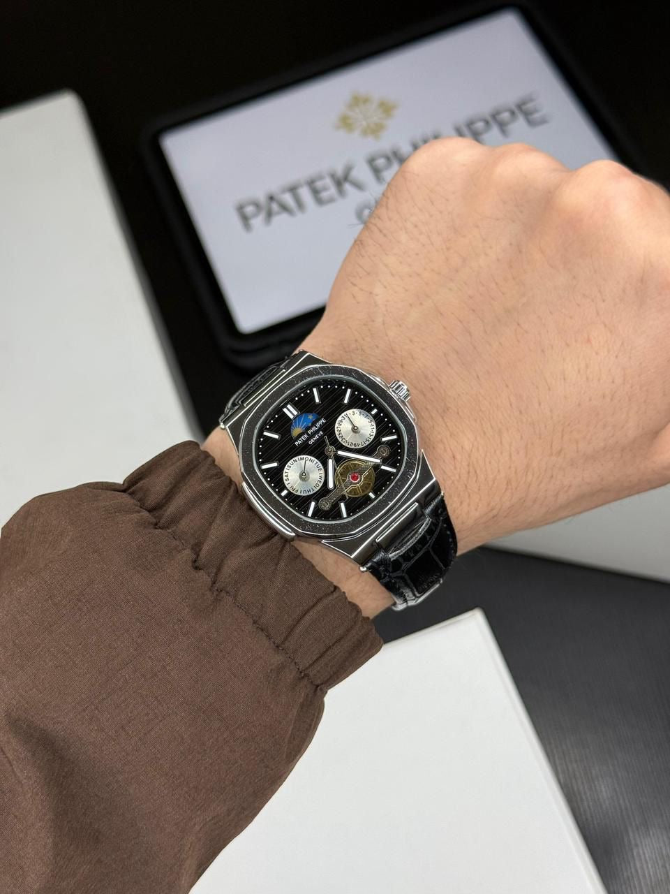 PATEL PHILIPPE NAUTILUS A BLACK LEATHER STRAP WATCH