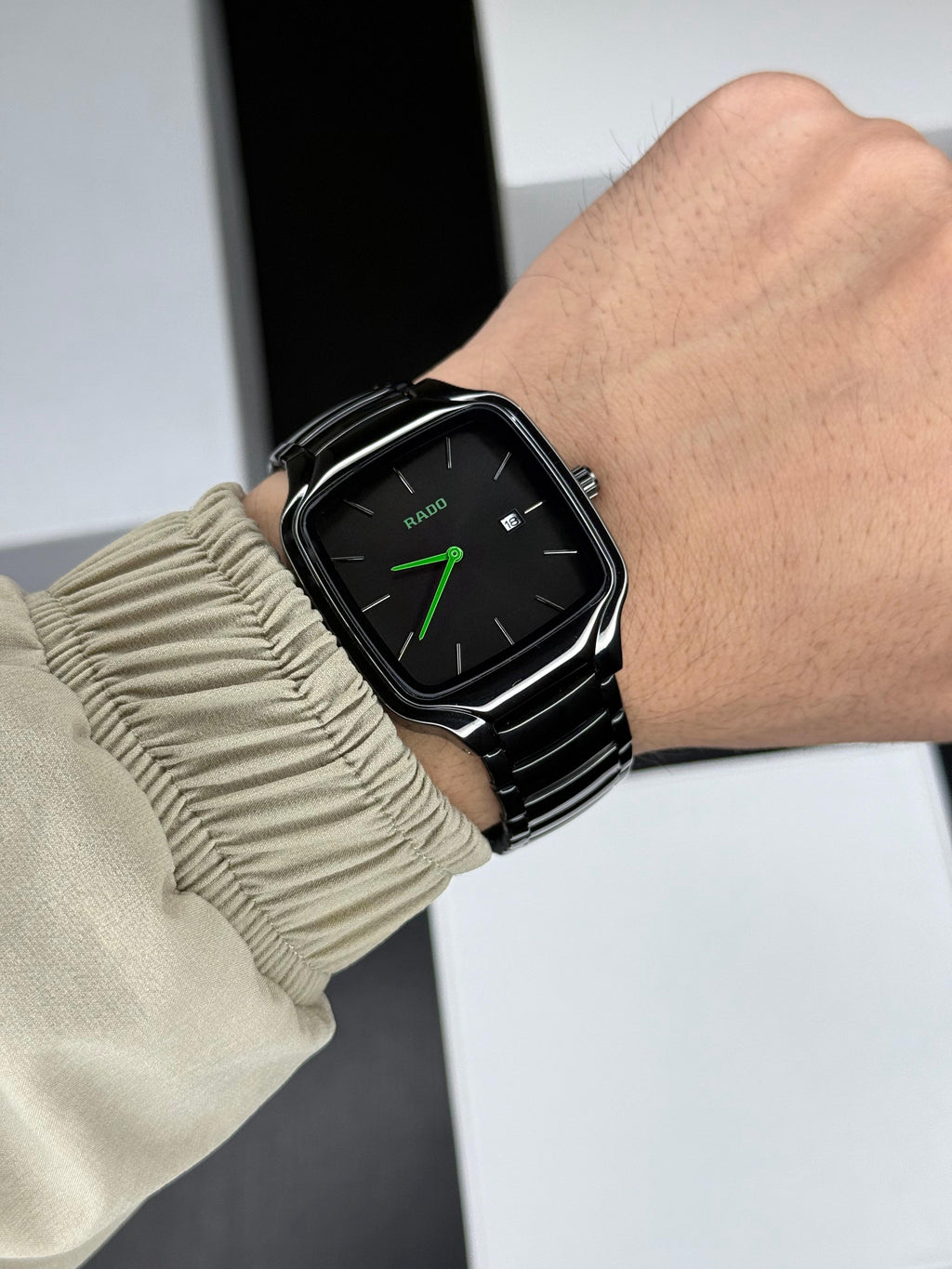 MODEL:- *RADO MEN'S WATCH*🔥