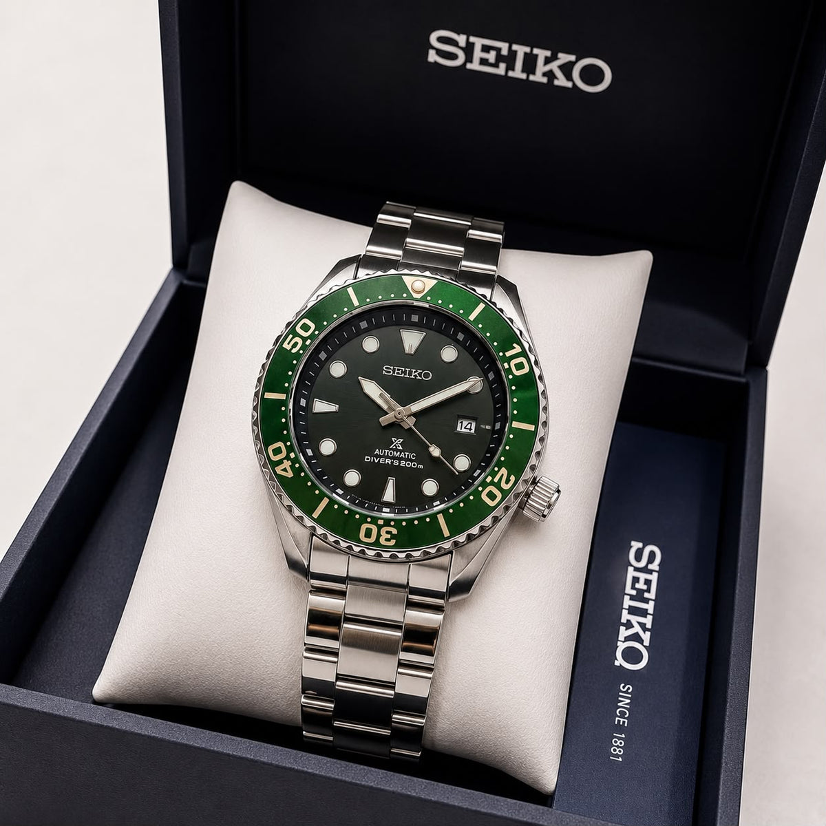SEIKO PREMIUM SWIFT MOVEMENT BACK OPEN GREEN BLACK