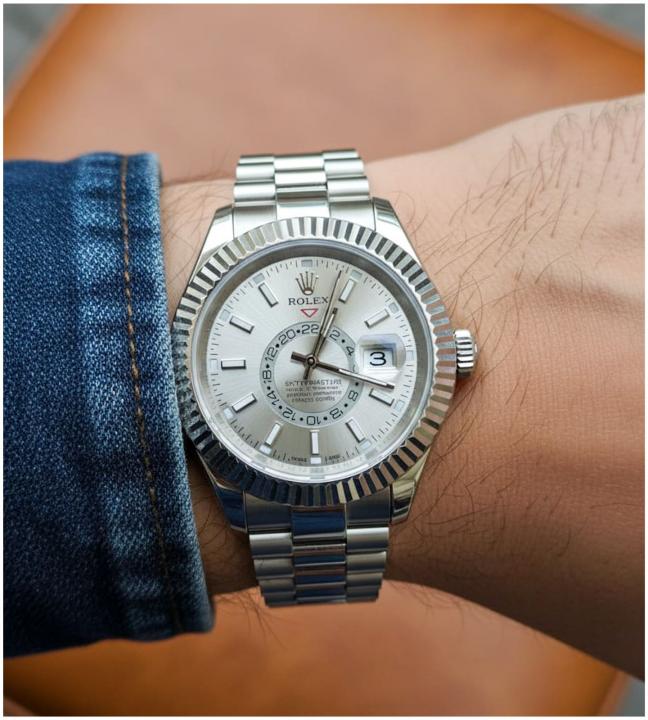 ROLEX OYSTER PERPETUAL SKY DWELLER - J1787