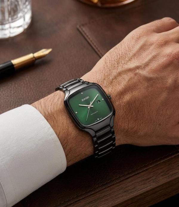 RADO TRUE SQUARE SWIFT MOVEMENT BLACK GREEN