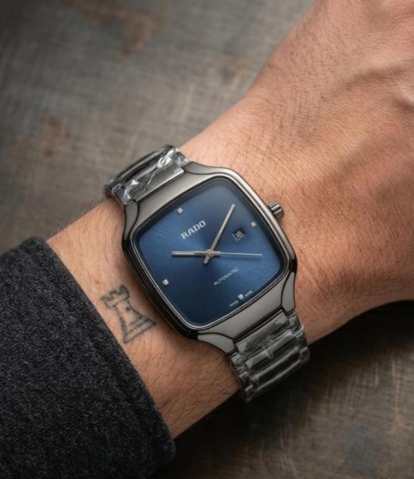 RADO TRUE SQUARE SWIFT MOVEMENT BLACK BLUE