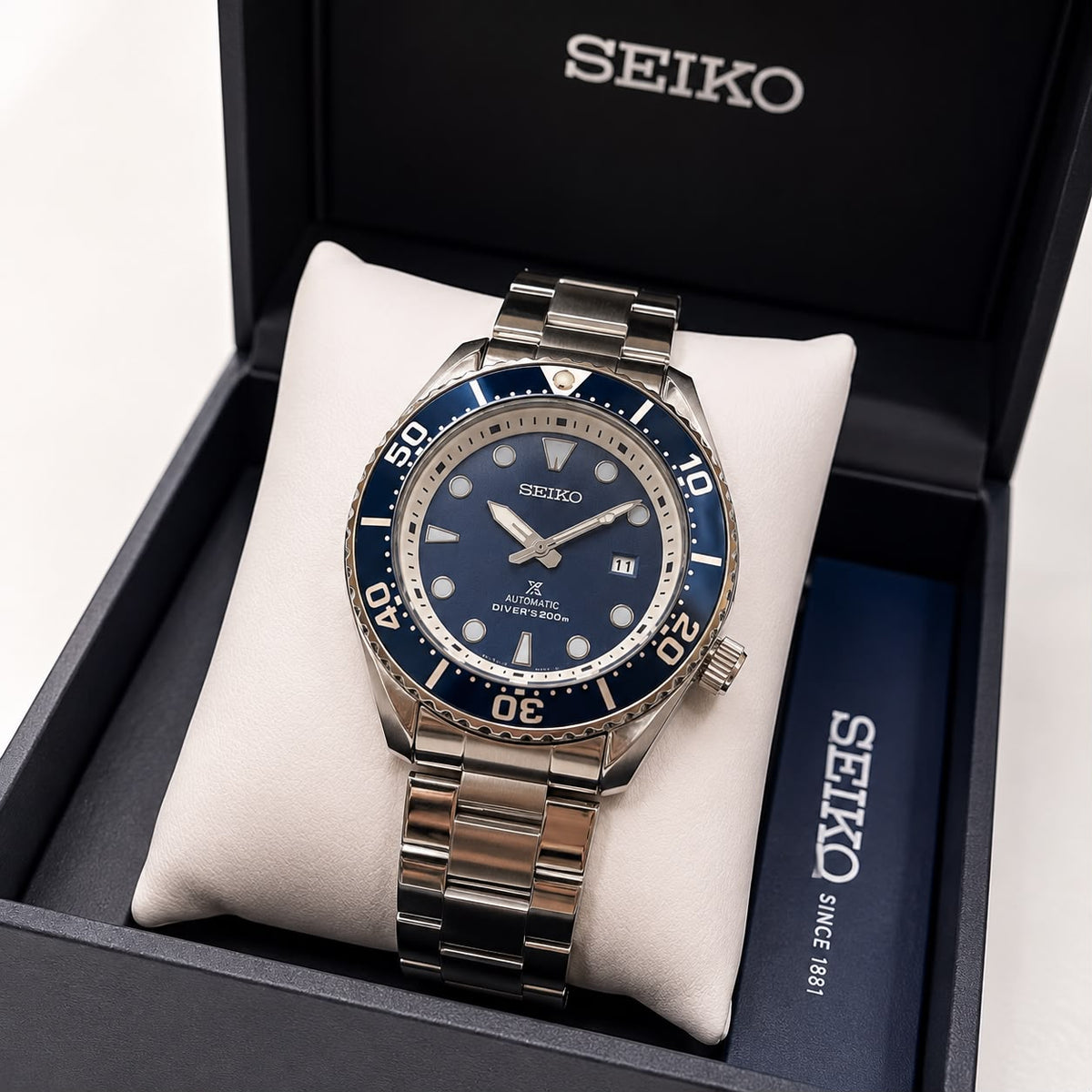 SEIKO PREMIUM SWIFT MOVEMENT BACK OPEN SILVER BLUE