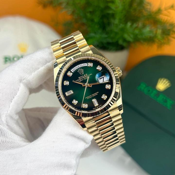Rolex Oyster Perpetual Day Date Diamond Gold-Green 40 Battery