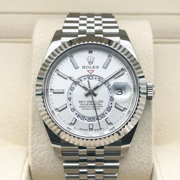 ROLEX OYSTER PERPETUAL SKY DWELLER - J1820